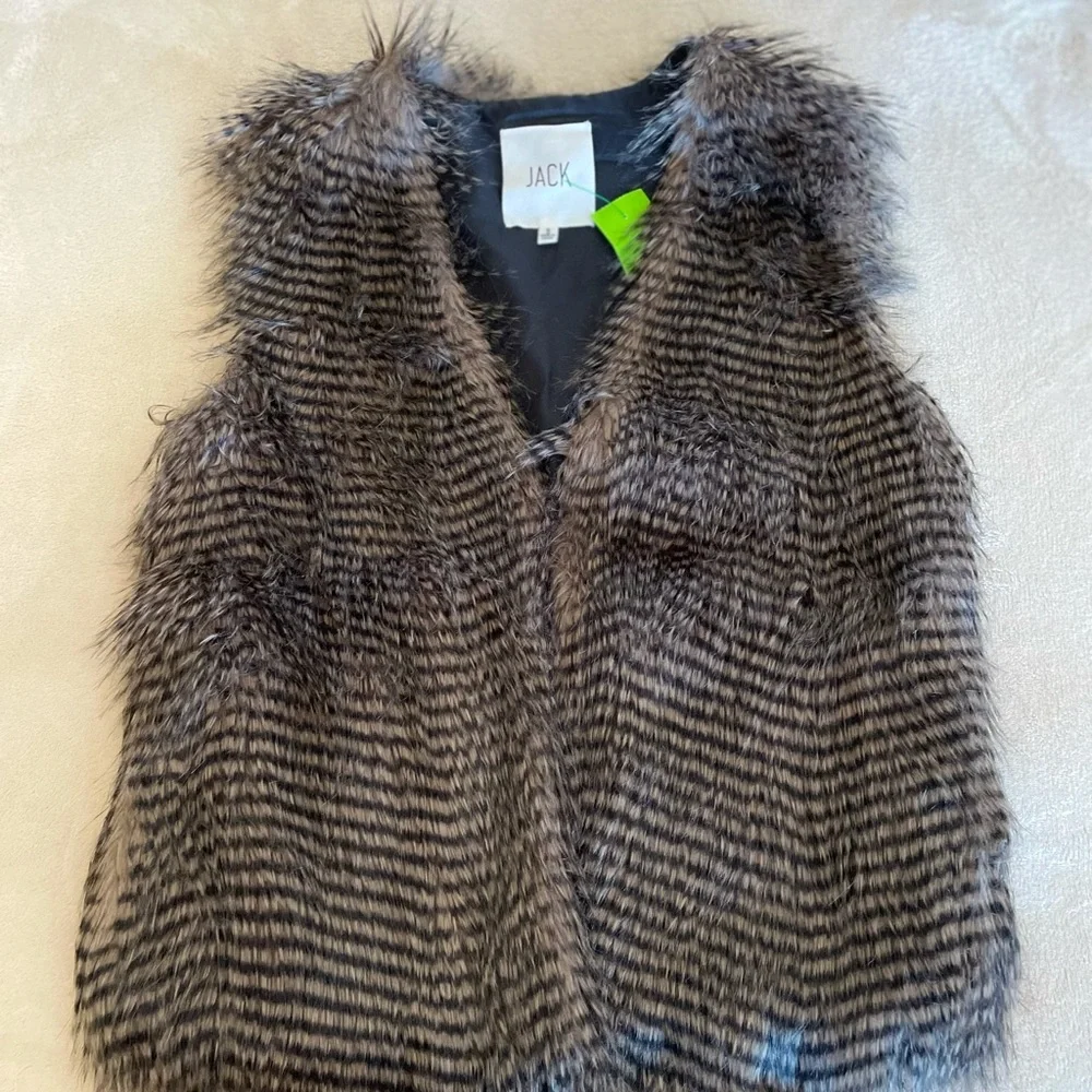 Jack by BB Dakota Faux Fur Striped Vest - Size S - Picture 6 of 12